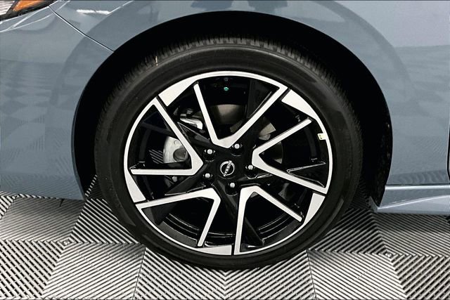 New 2025 Nissan Sentra SR w/ SR Premium Package image 13