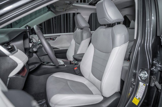 Used 2024 Toyota RAV4 Limited w/ Advanced Technology Package image 11