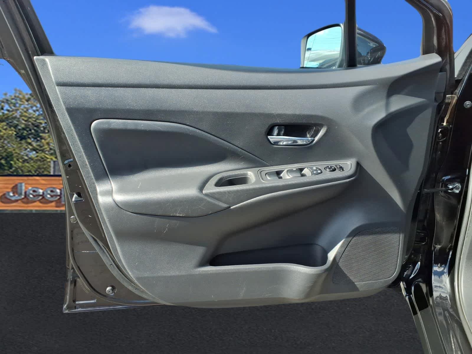 Used 2024 Nissan Versa SV FWD image 11