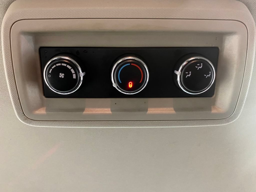 Used 2019 Dodge Grand Caravan SE FWD image 26