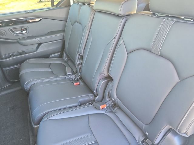 New 2025 Honda Pilot Touring image 14