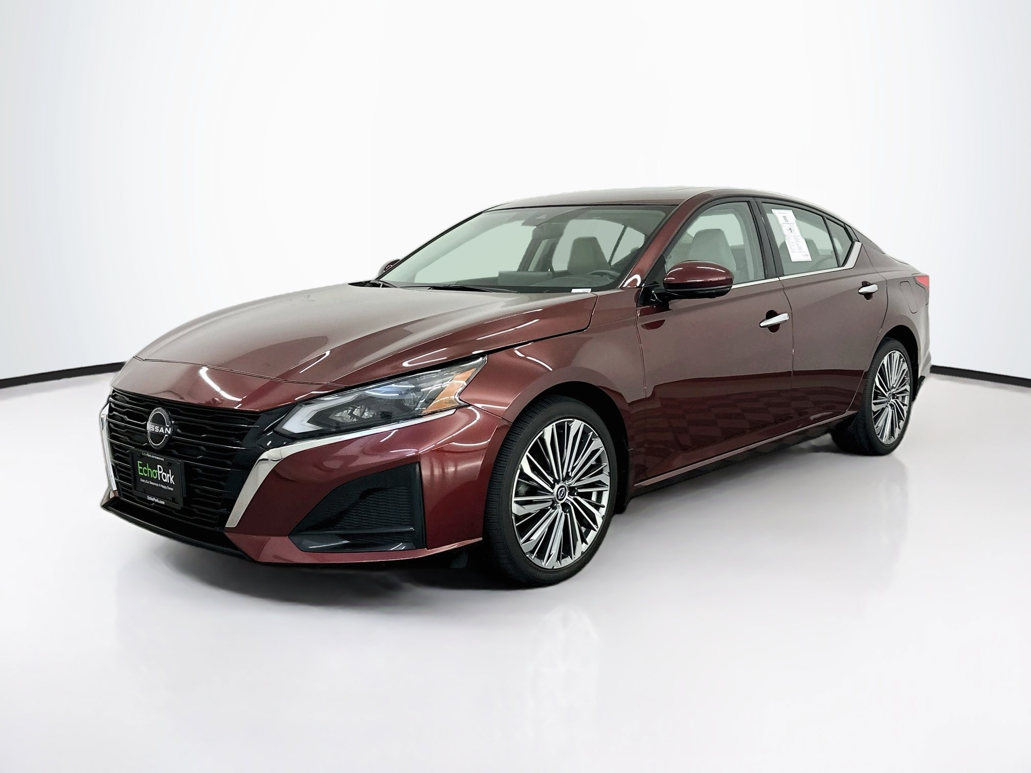 Used 2024 Nissan Altima 2.5 SL AWD/4WD image 3
