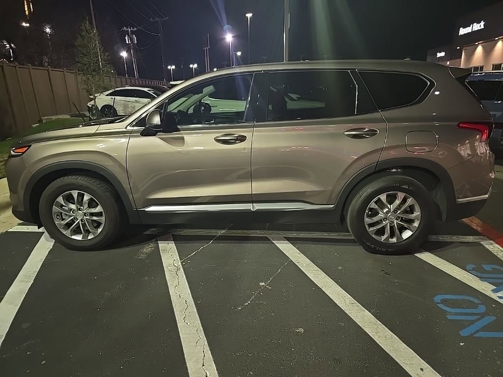 Used 2019 Hyundai Santa Fe SEL image 3