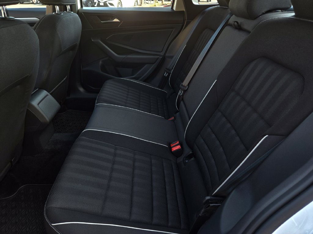 Used 2022 Volkswagen Jetta Sport FWD image 13