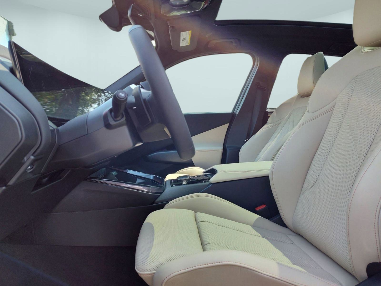 Used 2025 BMW X3 xDrive30i w/ Convenience Package image 5