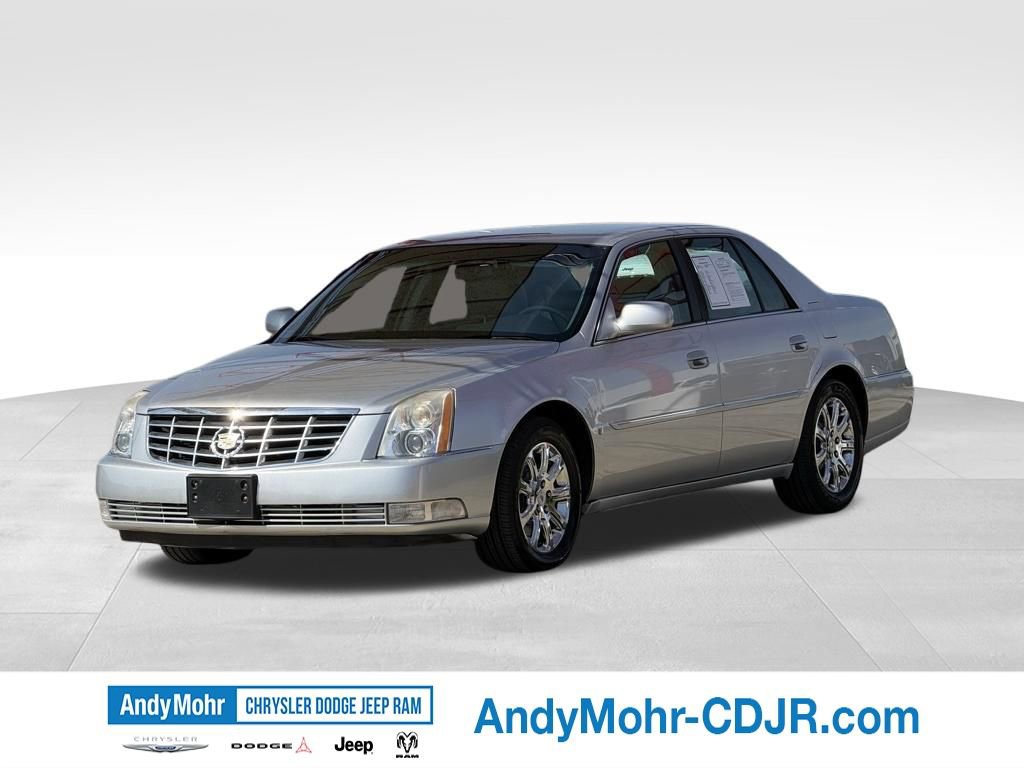 Used 2009 Cadillac DTS w/ Trunk Convenience Package FWD image 3