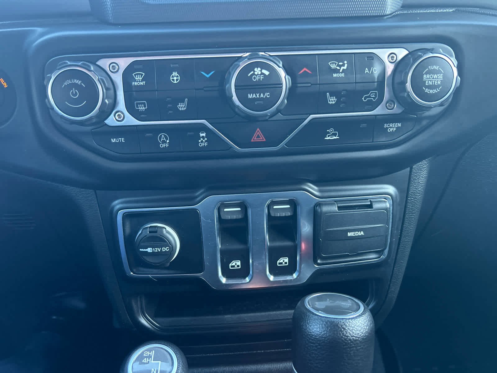 Used 2022 Jeep Wrangler Sport AWD/4WD image 32