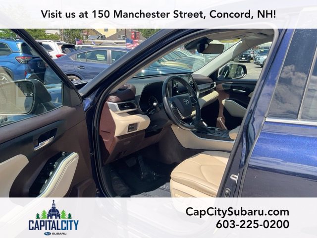 Used 2020 Toyota Highlander XLE AWD/4WD image 13