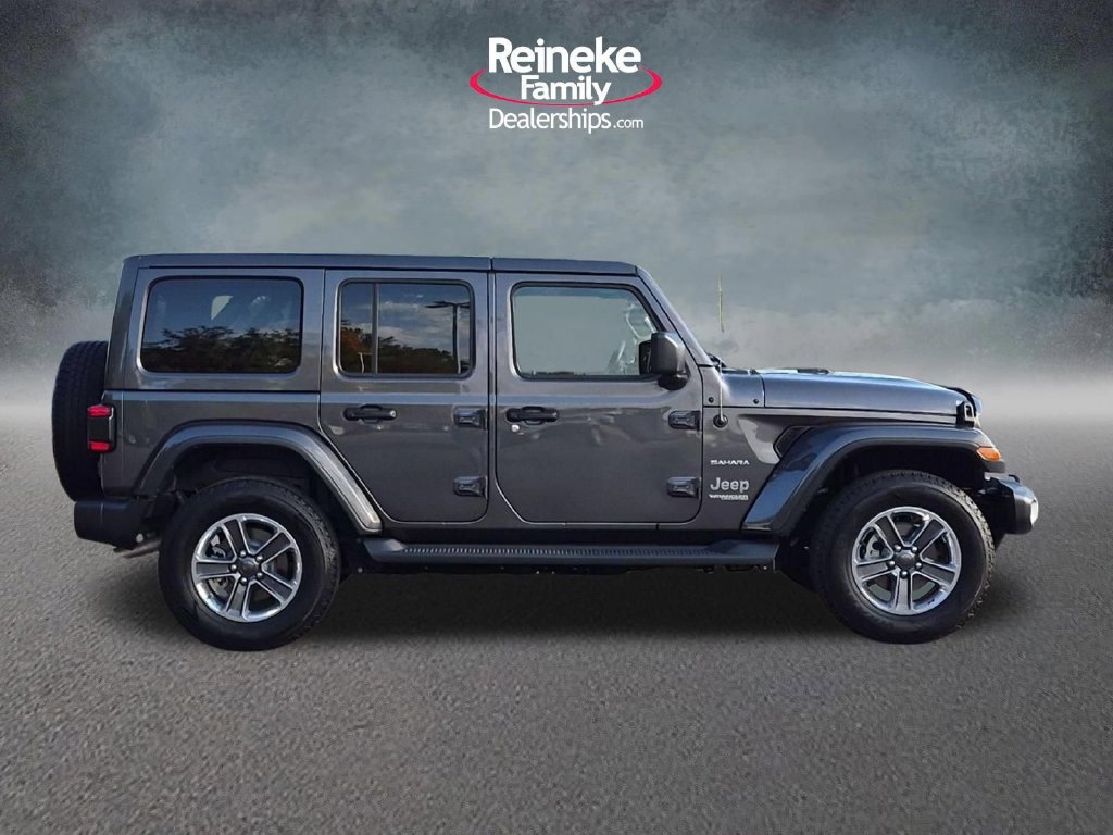 Used 2022 Jeep Wrangler Unlimited Sahara w/ LED Lighting Group AWD/4WD image 5