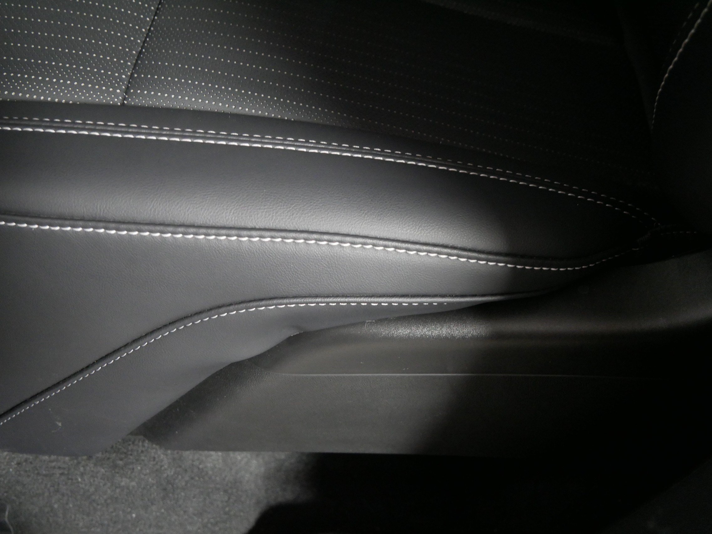 Used 2026 Cadillac Vistiq Sport w/ LPO, Floor Liner Package AWD/4WD image 20