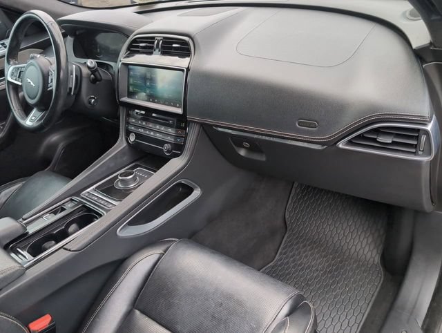 Used 2020 Jaguar F-PACE S AWD/4WD image 30