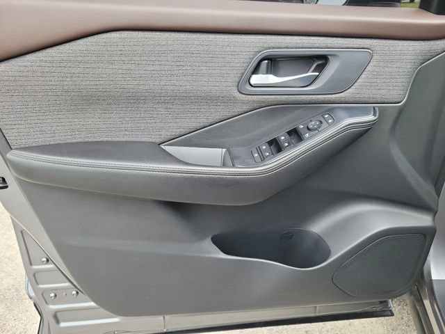 Used 2021 Nissan Rogue SV FWD image 20