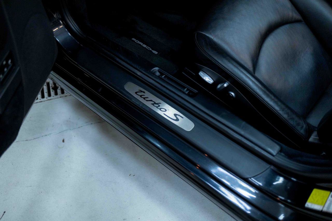 Used 2011 Porsche 911 Turbo S image 39