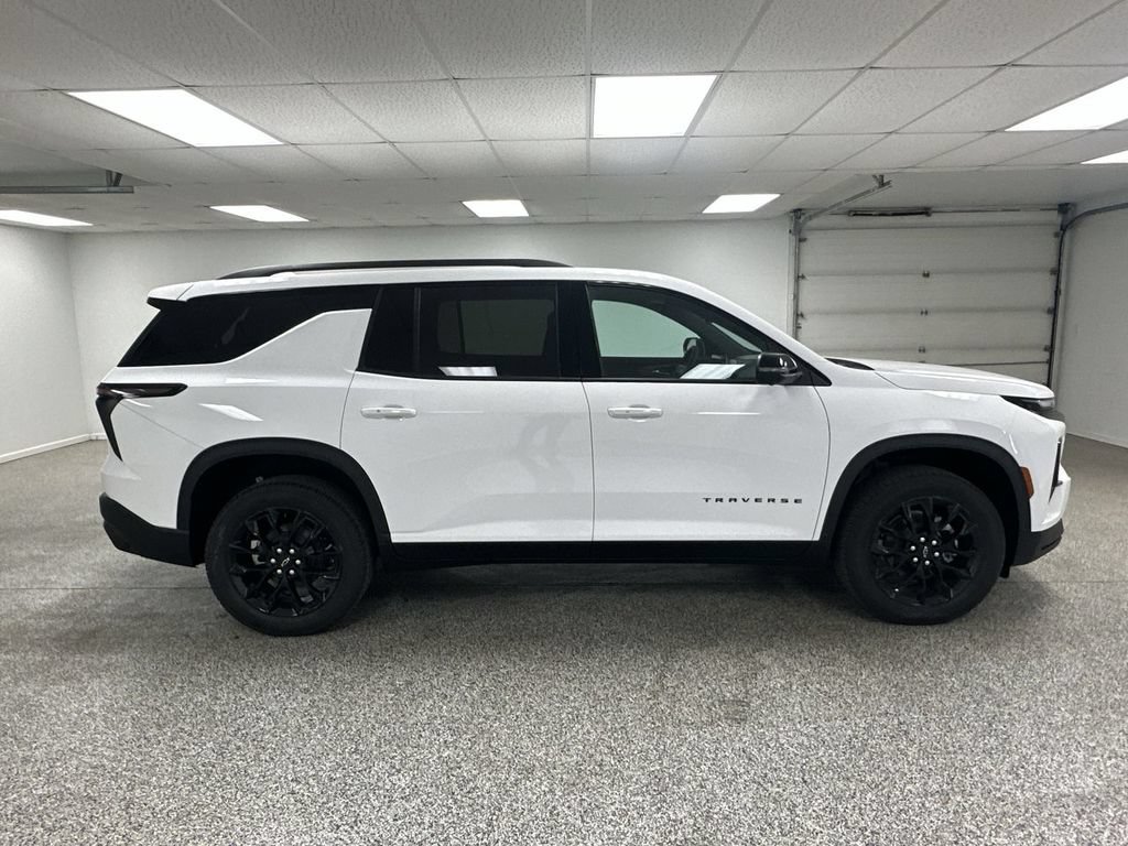 New 2026 Chevrolet Traverse LT w/ Midnight/Sport Edition AWD/4WD image 9