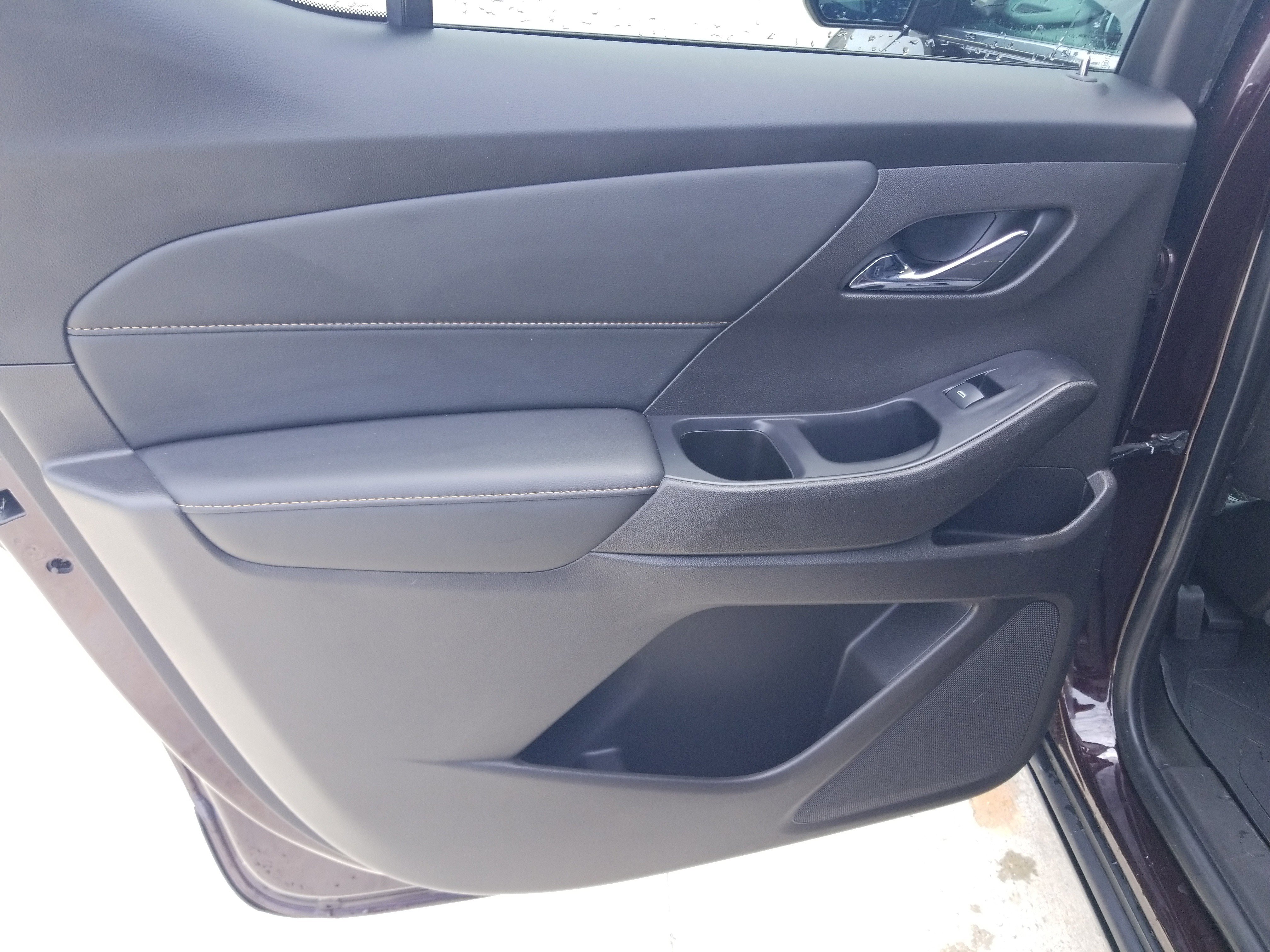 Used 2021 Chevrolet Traverse LT image 11