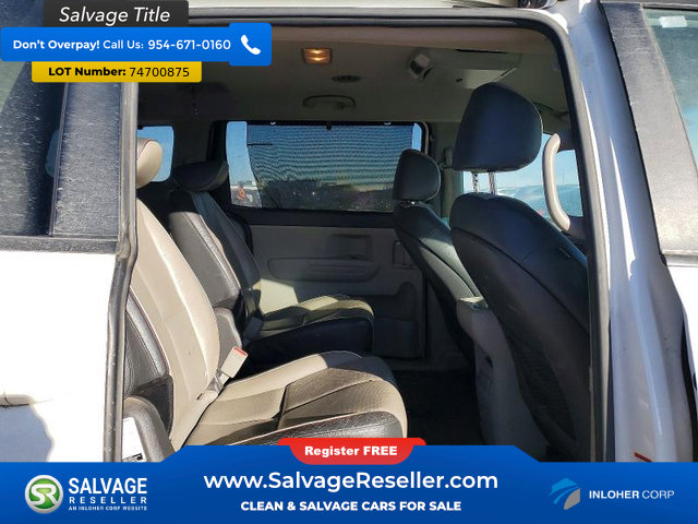 Used 2017 Kia Sedona LX w/ LX Essentials Premium Package FWD image 15