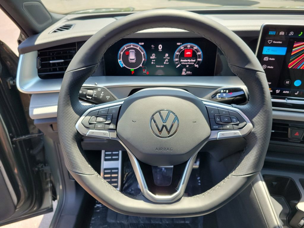 New 2026 Volkswagen Tiguan SE R-Line image 21