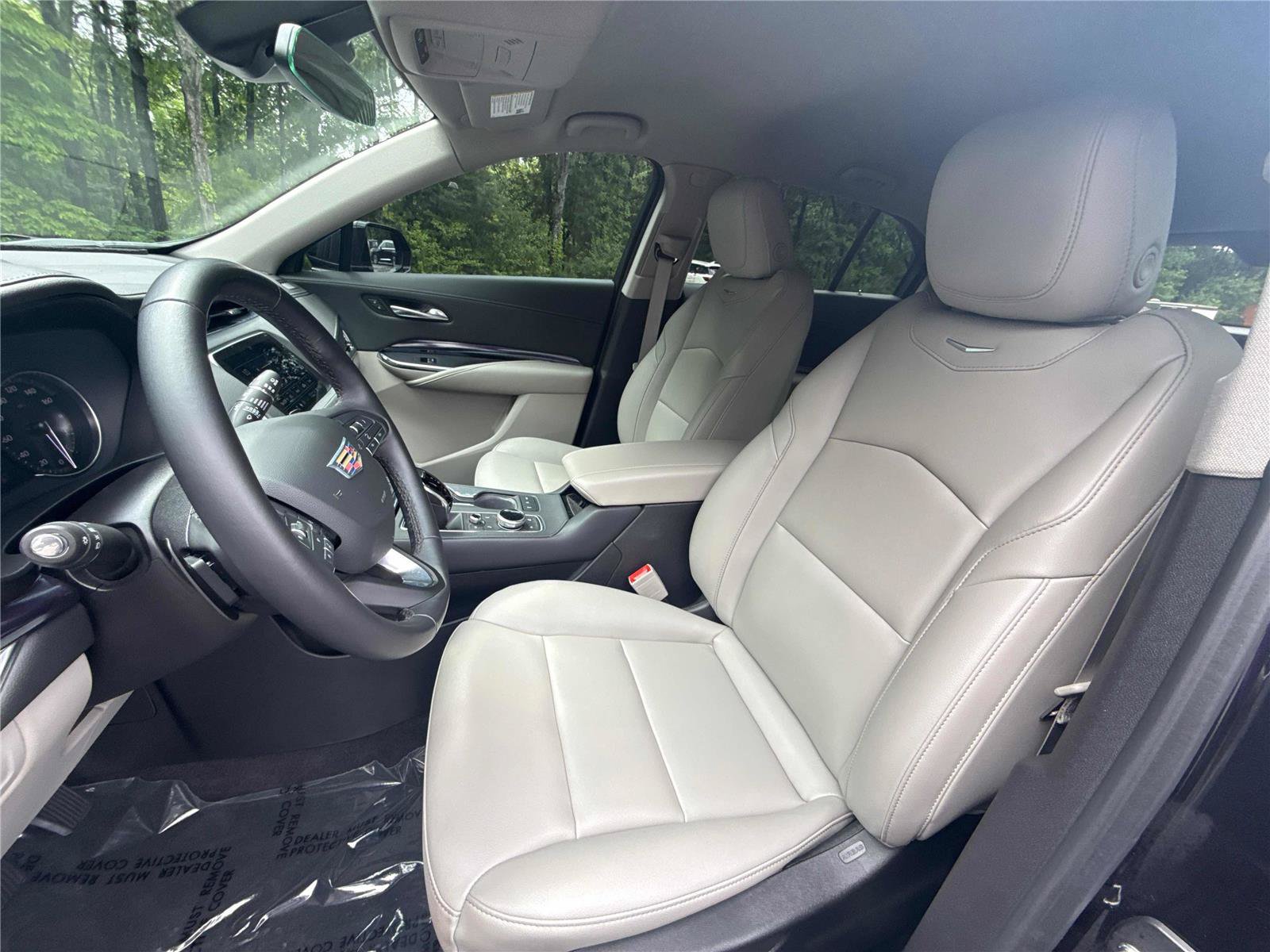Used 2023 Cadillac XT4 Luxury FWD image 11
