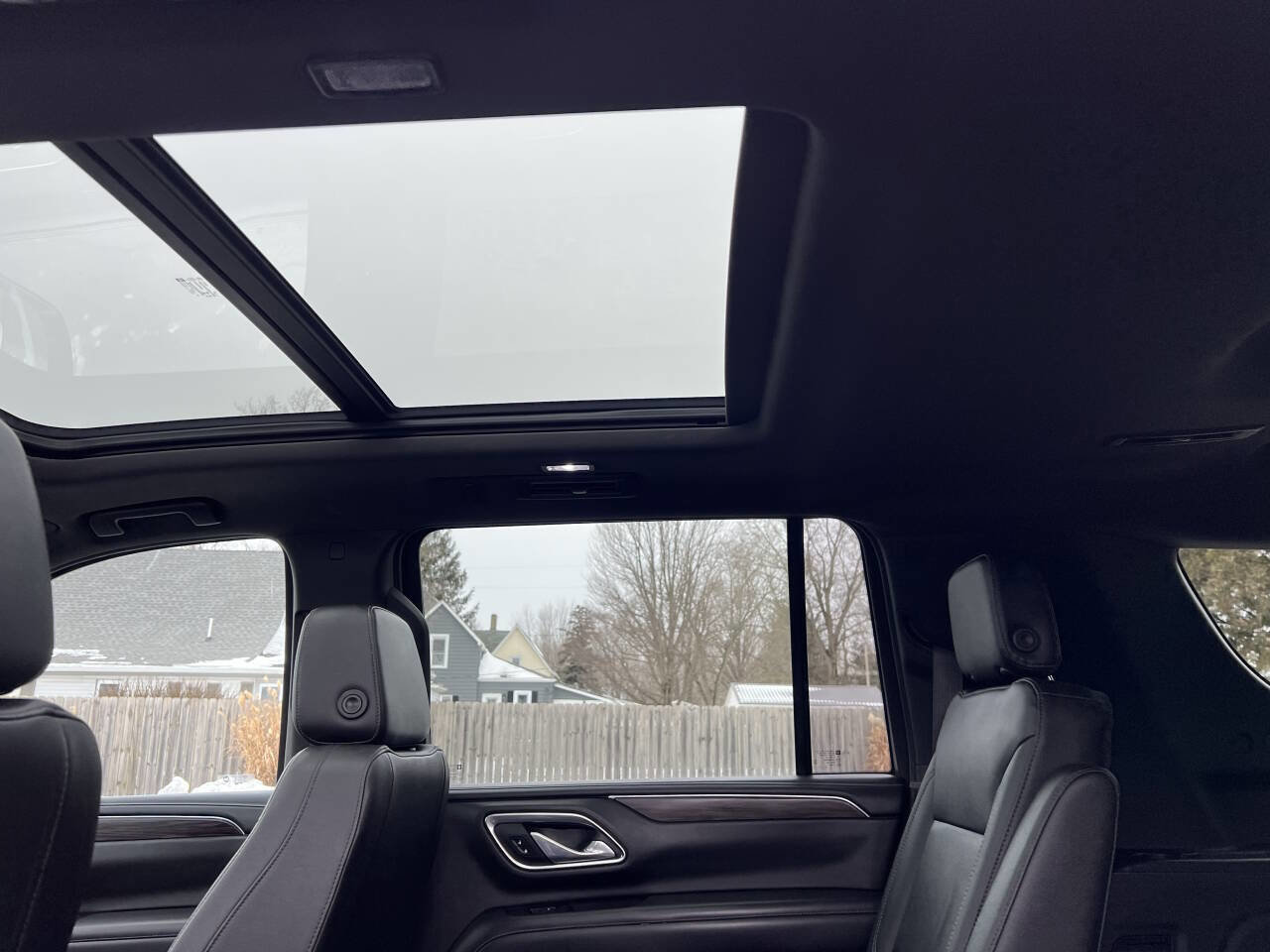 Used 2021 Chevrolet Suburban Z71 w/ Z71 Signature Package image 26