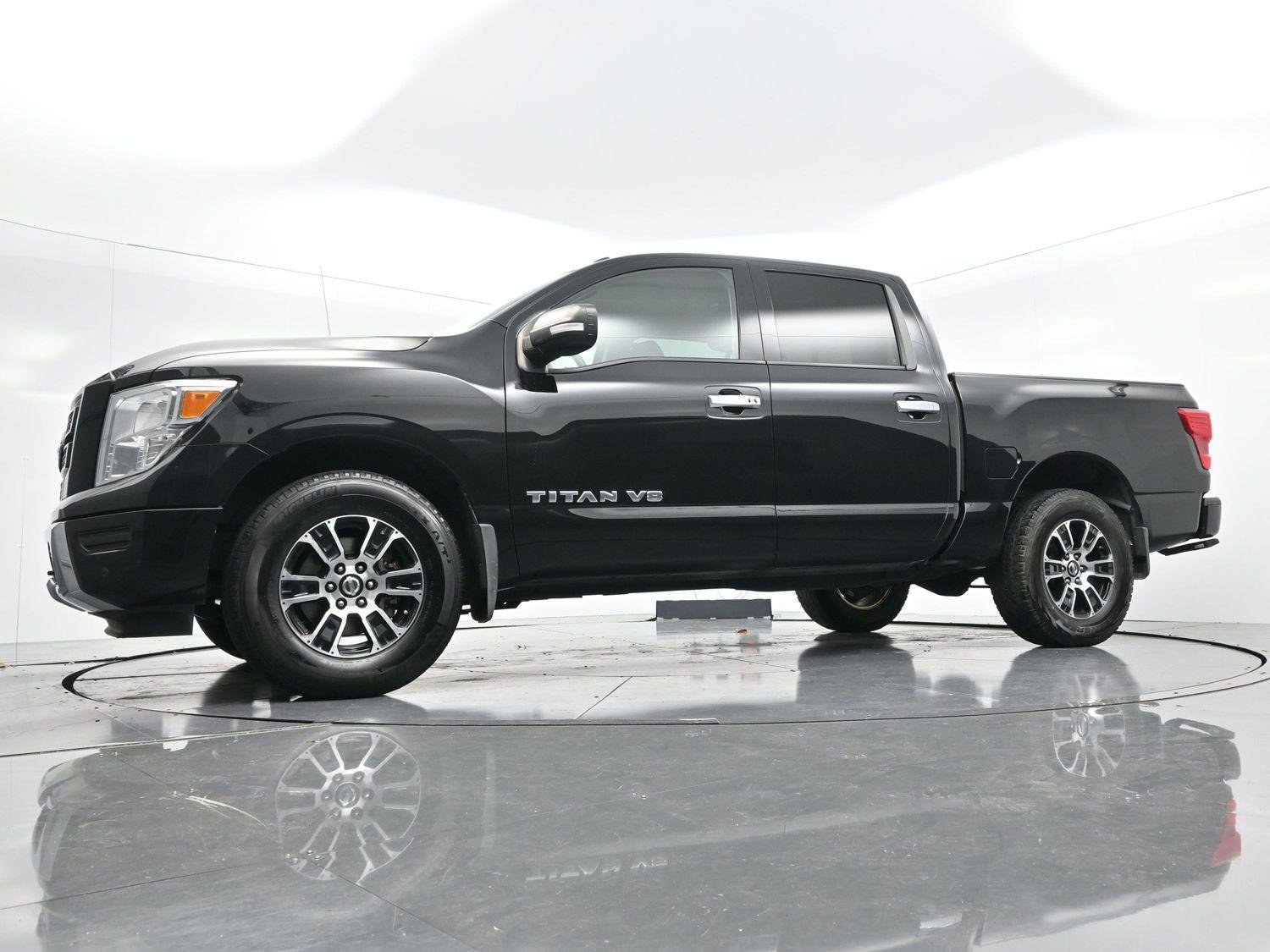 Used 2020 Nissan Titan SV w/ SV Convenience Package image 47