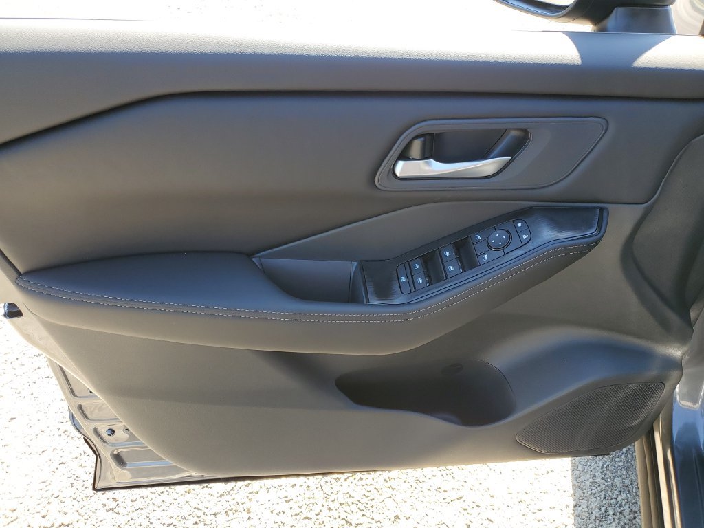 New 2026 Nissan Rogue SV AWD/4WD image 16
