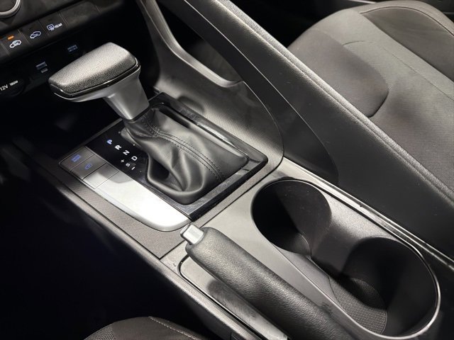 Used 2023 Hyundai Elantra SE image 24