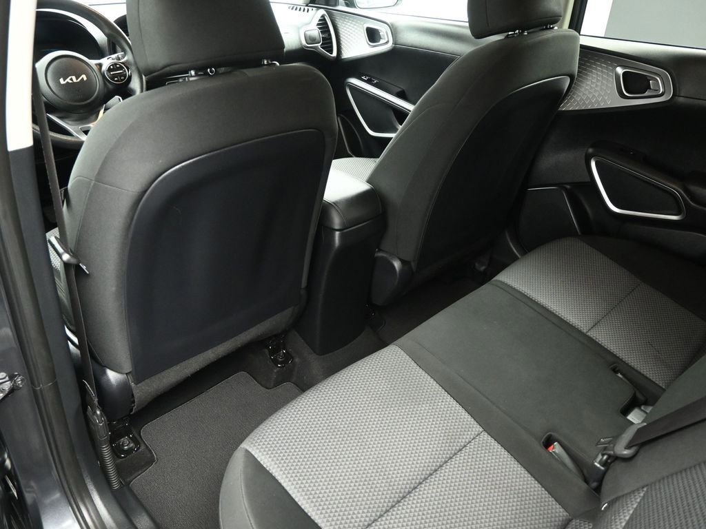 Used 2023 Kia Soul LX w/ Option Group 015 FWD image 19