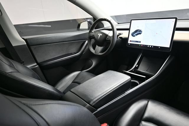 Used 2021 Tesla Model Y Long Range AWD/4WD image 13