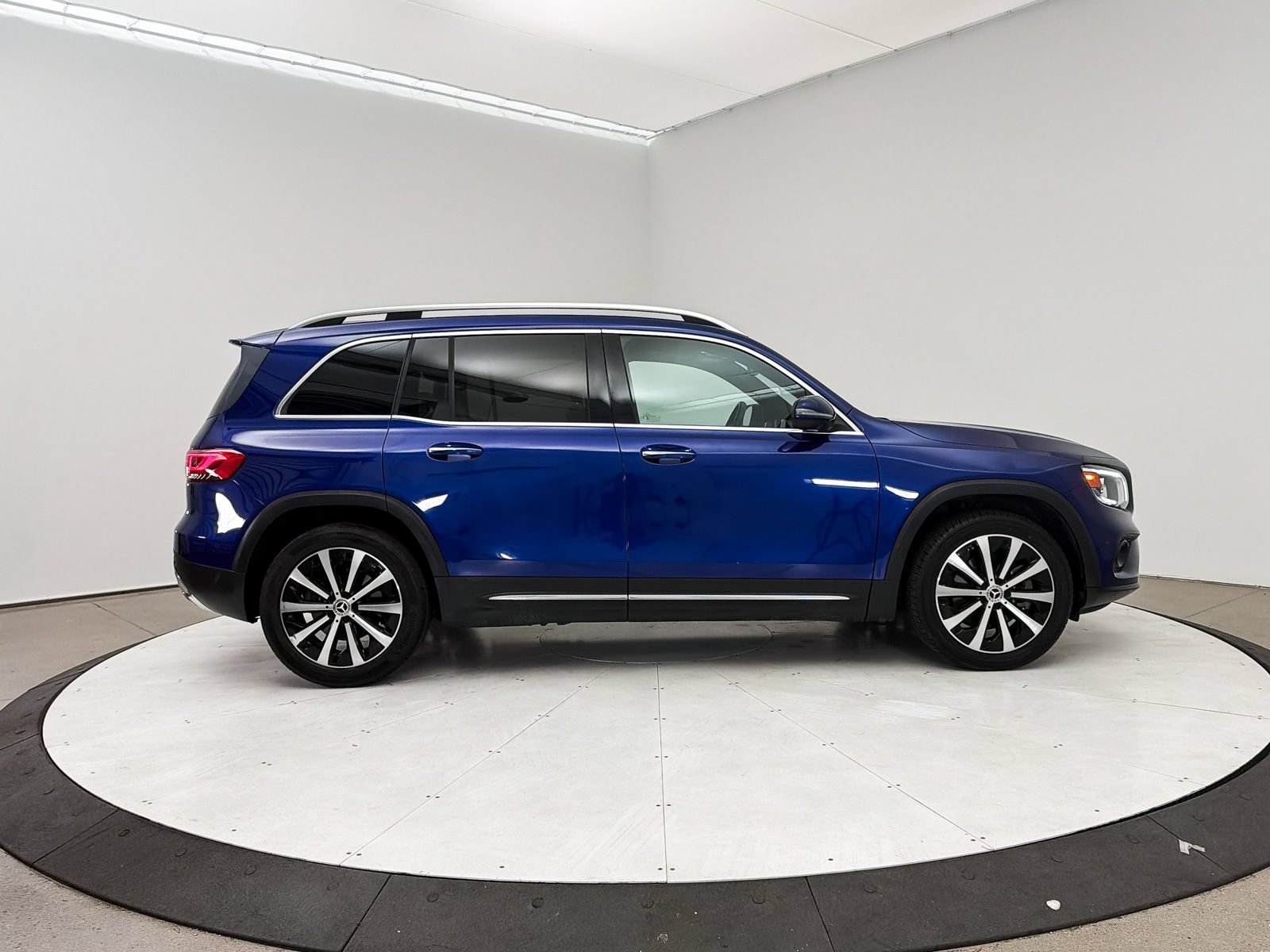 Used 2021 Mercedes-Benz GLB 250 image 30