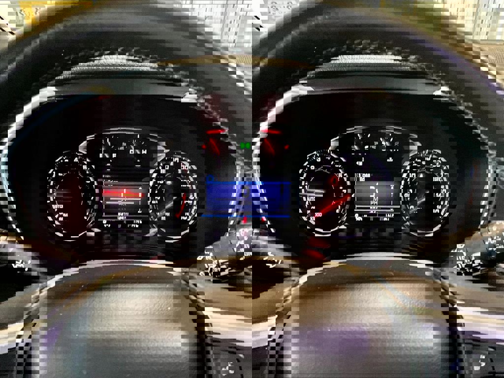 Used 2020 Chevrolet Blazer LT image 25