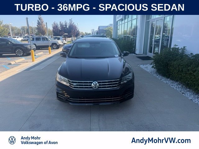 Used 2018 Volkswagen Passat 2.0T R-Line FWD image 2