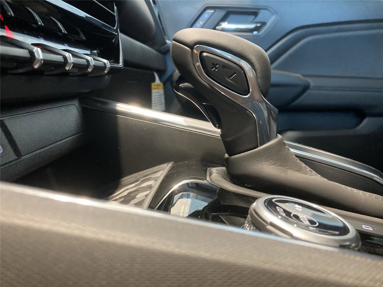 New 2026 GMC Canyon Elevation w/ Convenience Package image 17