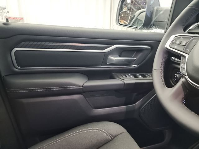 New 2026 RAM 1500 4x4 Crew Cab image 14