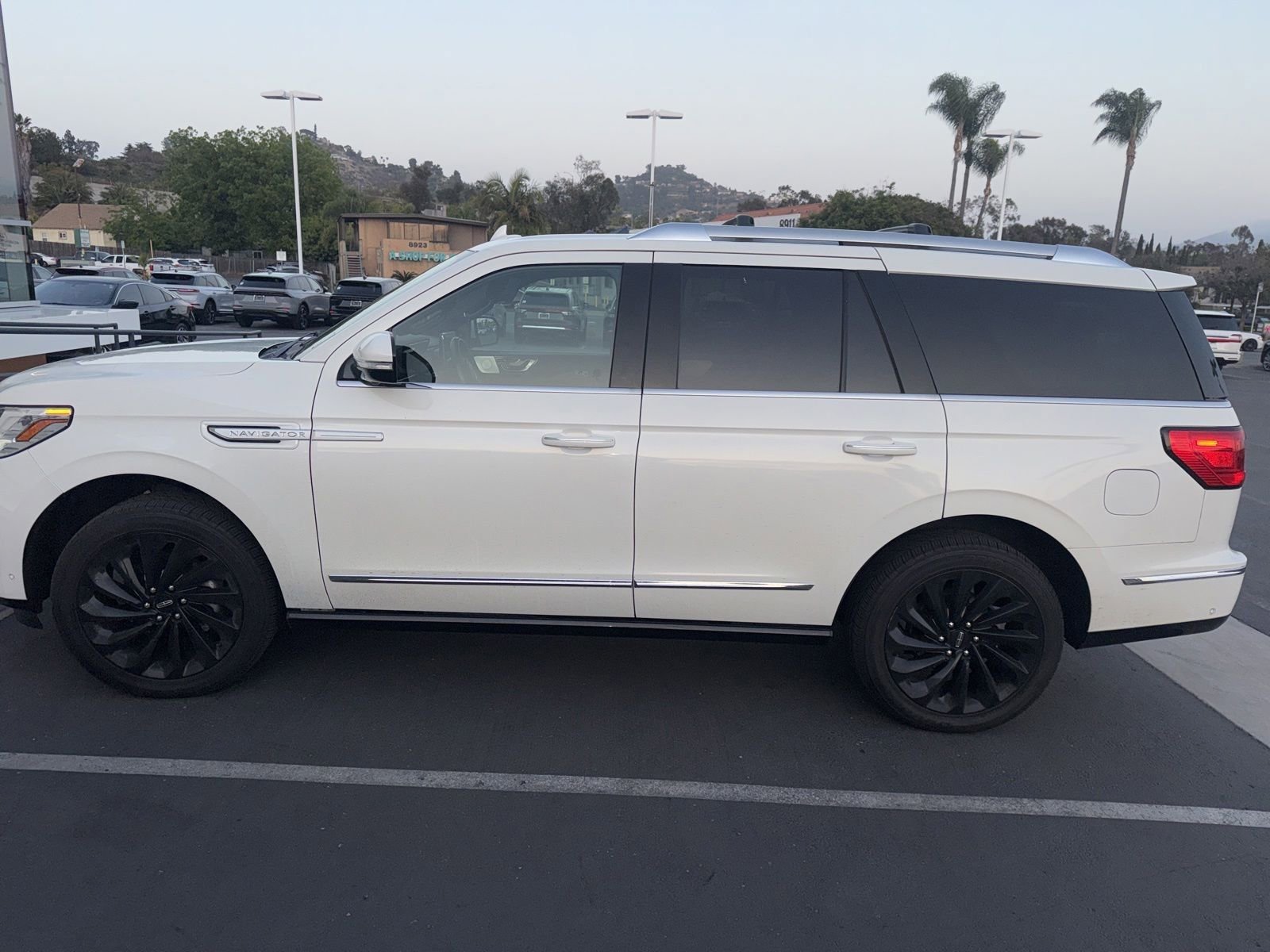 Used 2020 Lincoln Navigator Reserve w/ Equipment Group 208A Reserve AWD/4WD image 16