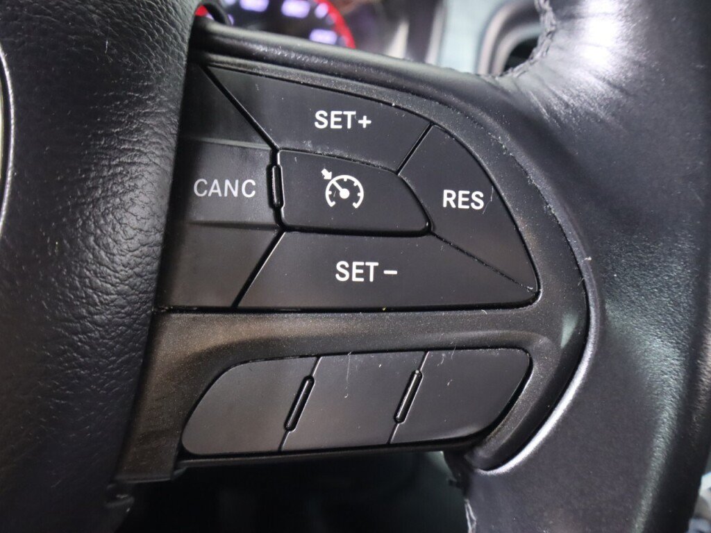 Used 2017 Dodge Charger SE w/ Blacktop Package RWD image 13