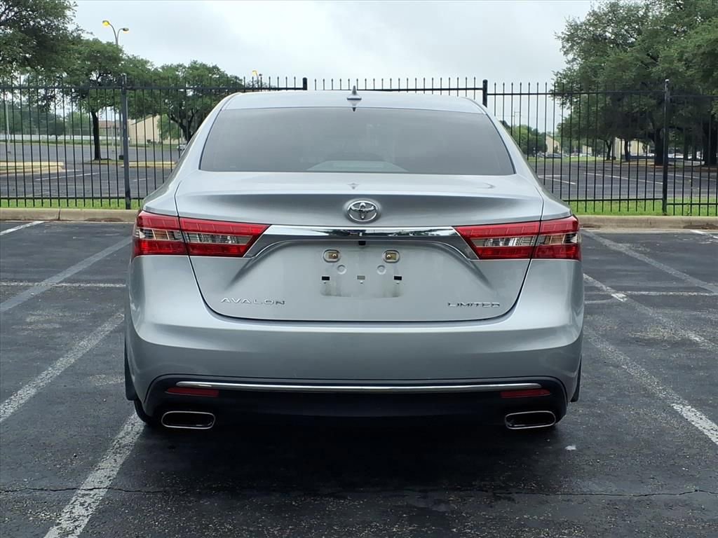 Used 2016 Toyota Avalon Limited w/ Toyota Safety Sense Package FWD image 5