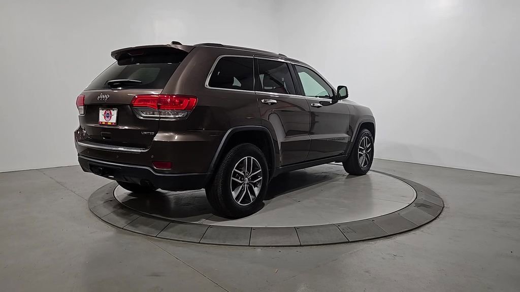 Used 2017 Jeep Grand Cherokee Limited AWD/4WD image 5