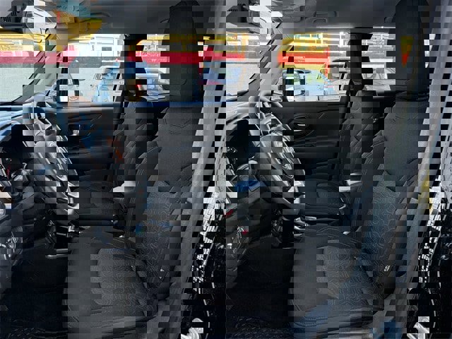 Used 2023 Jeep Renegade Latitude image 26