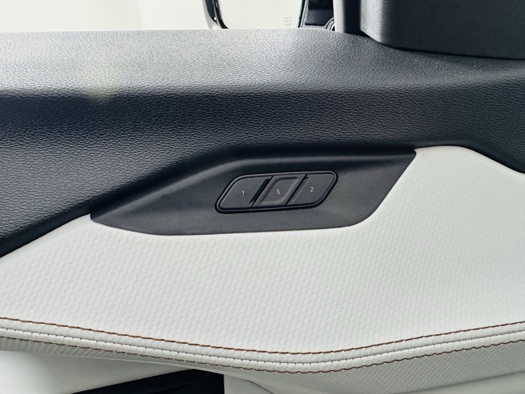 New 2026 Jeep Cherokee Overland w/ Advanced Pro Tech Group image 6