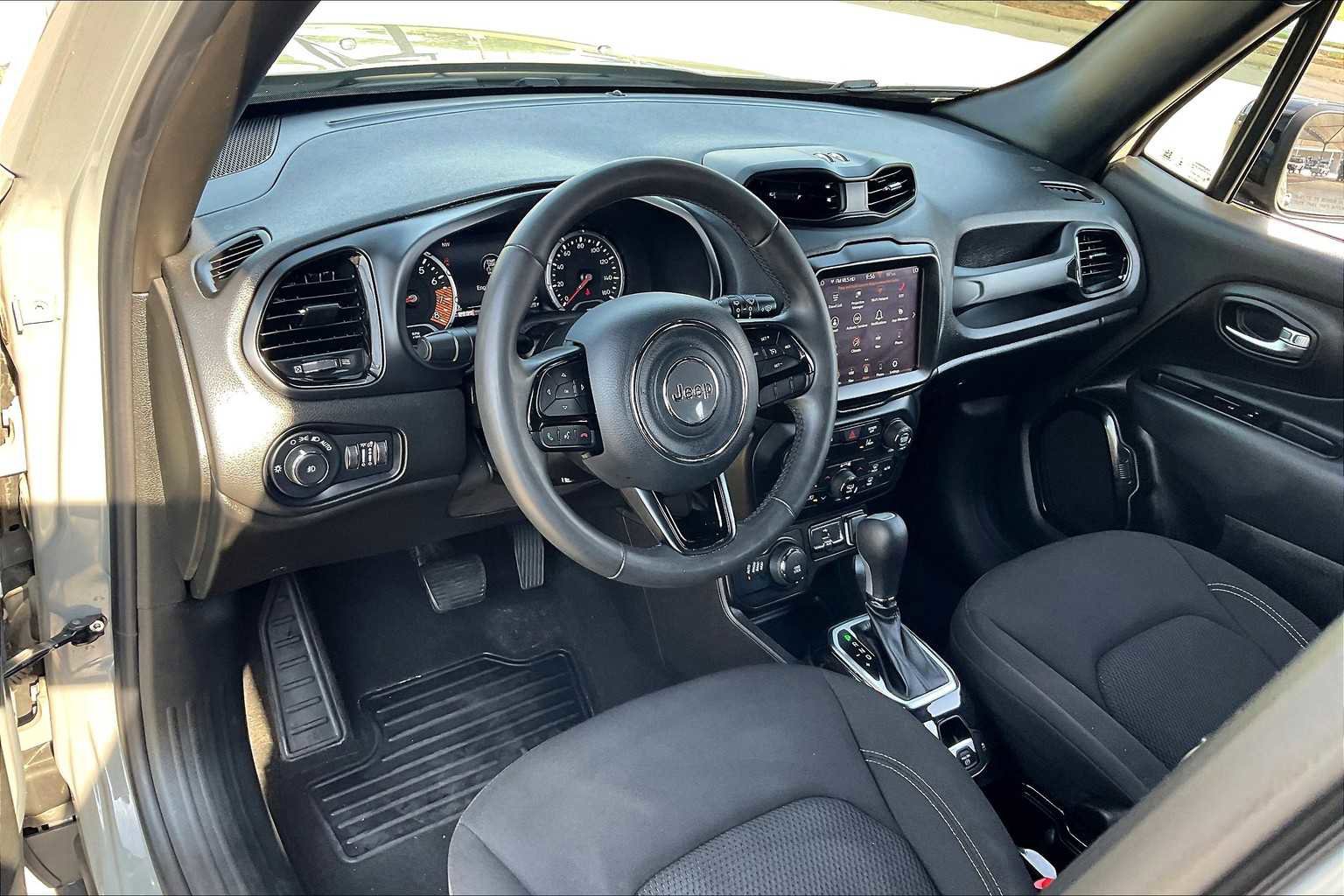 Certified 2022 Jeep Renegade Altitude image 16