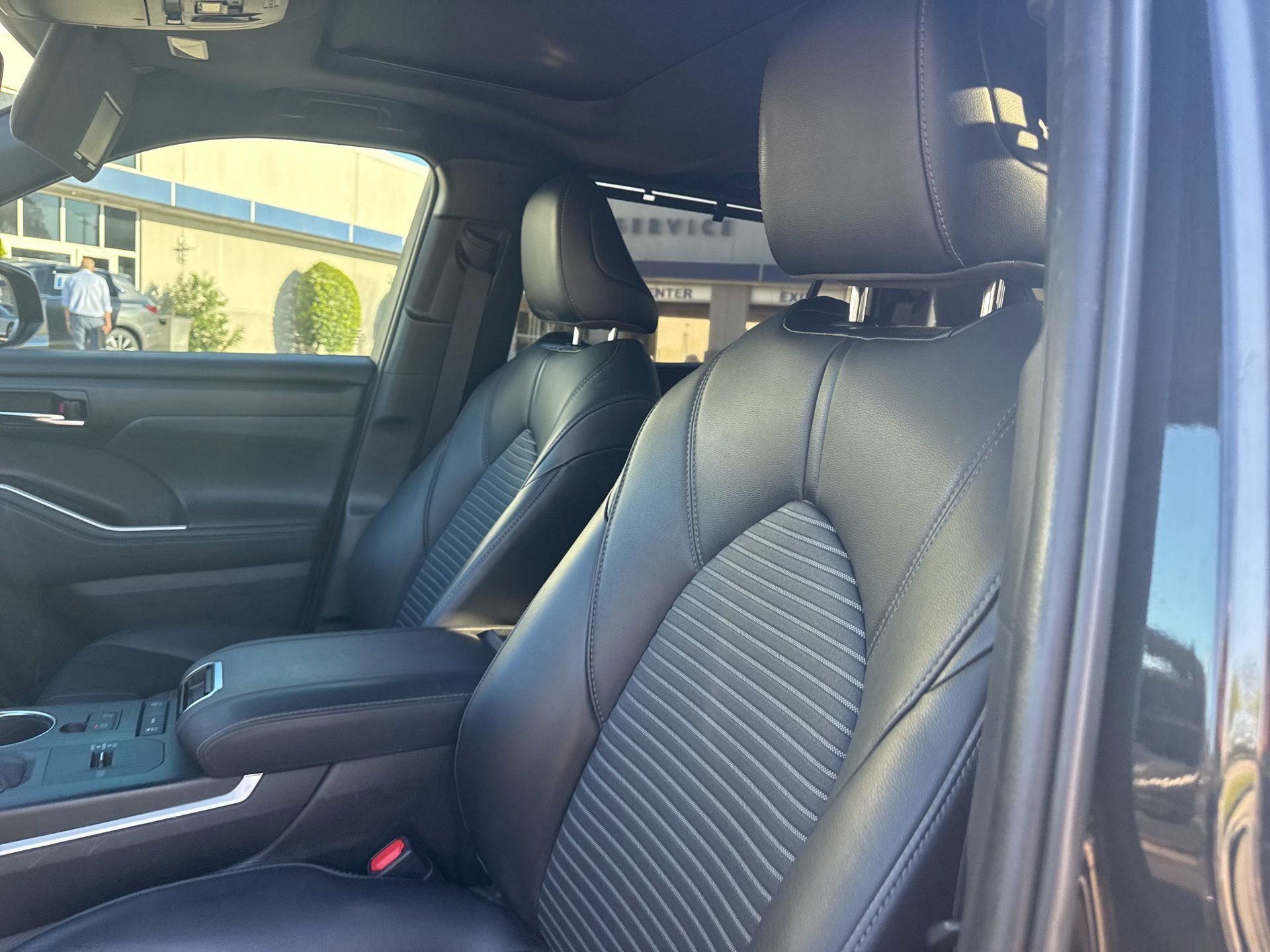 Used 2021 Toyota Highlander XSE image 7