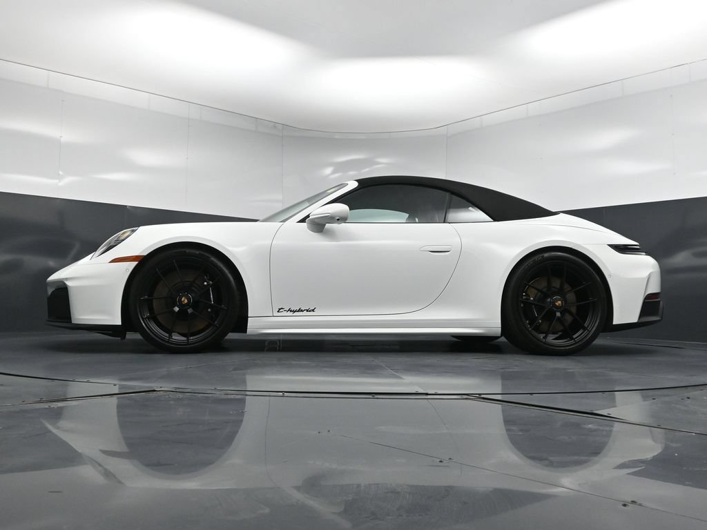 Used 2026 Porsche 911 Carrera GTS RWD image 24