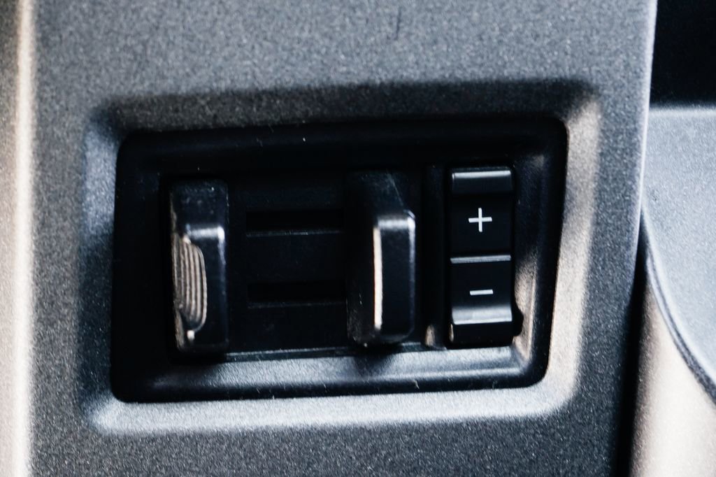 Used 2017 Ford F550 2WD Regular Cab Super Duty image 28