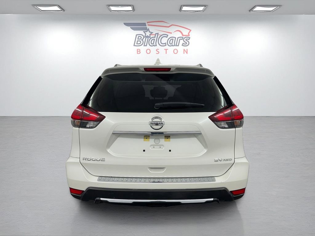 Used 2018 Nissan Rogue SV image 5