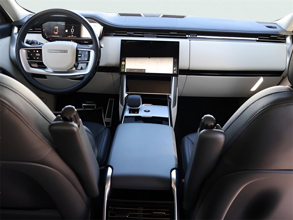 Used 2024 Land Rover Range Rover Long Wheelbase SE image 13