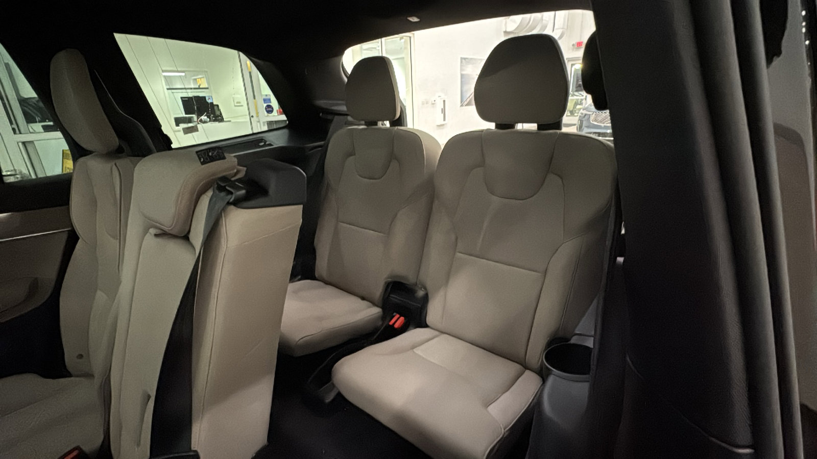 New 2026 Volvo XC90 T8 Plus w/ Protection Package Premier AWD/4WD image 28