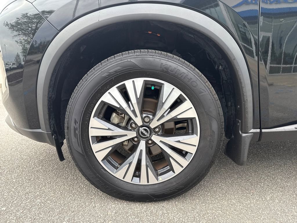 Used 2023 Nissan Rogue SV image 13