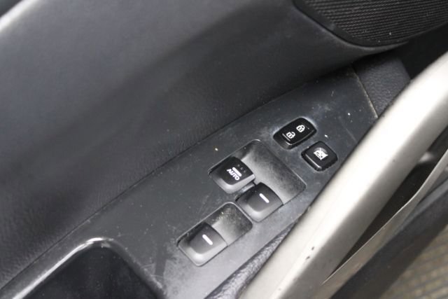 Used 2014 Hyundai Veloster Turbo FWD image 10