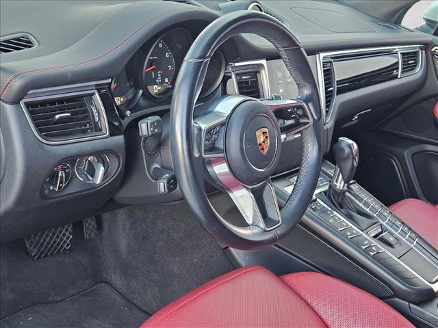 Used 2018 Porsche Macan AWD/4WD image 9
