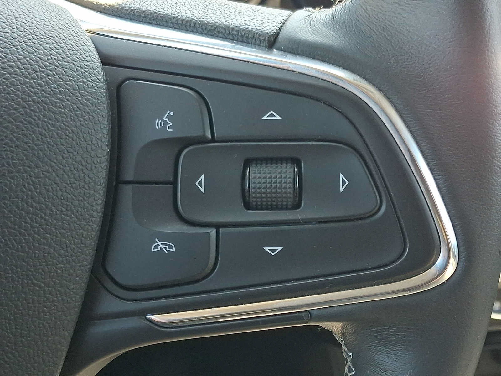 Used 2023 Buick Encore GX Select w/ Safety Package II AWD/4WD image 22